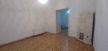 Apartament central de închiriat pentru birouri