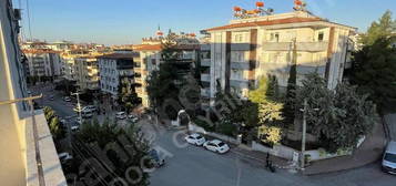 YEDİTEPE'NİN MERKEZİNDE KİRALIK 3+1 MEMUR ŞARTLI DAİRE