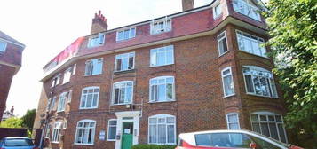 3 bed flat to rent