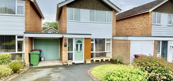 3 bedroom link detached house for sale