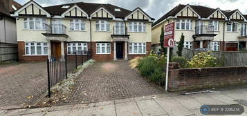 6 bedroom semi-detached house