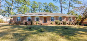 2205 Pinecliff Dr, Valdosta, GA 31602