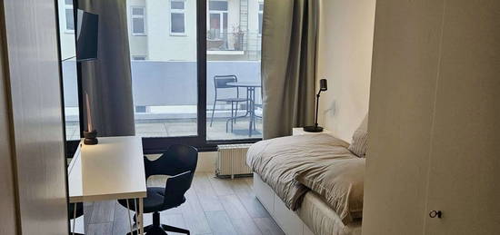 Möblierte 1-Zimmer-Penthouse-Wohnung mit Balkon