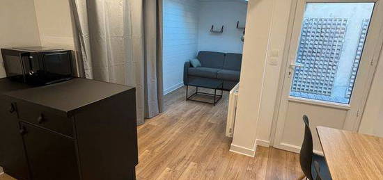 Studio meublé 19m2 avec terrasse proche gare/jardin des plantes