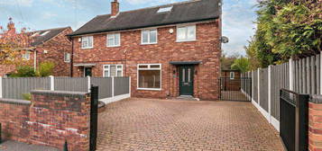 3 bedroom semi-detached house for sale