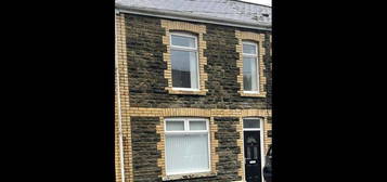 3 bed terraced house to rent