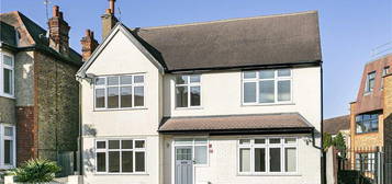 5 bedroom detached house to rent