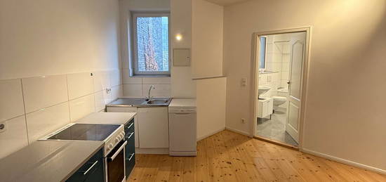 Exklusive 2-Raum-Wohnung mit schöner Innenausstattung mit Balkon in Berlin Wedding