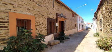 Casa en Madroñera