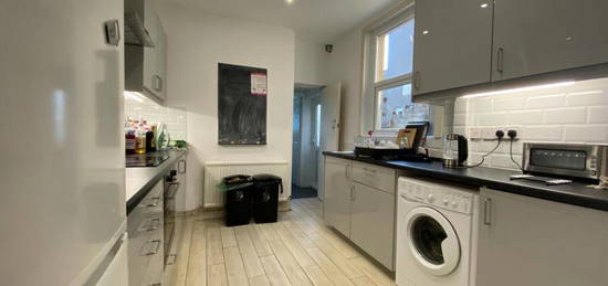 4 bedroom terraced house