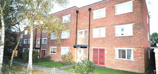 1 bedroom ground floor flat for sale