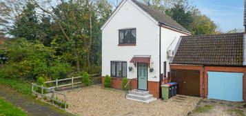 3 bed link detached house for sale