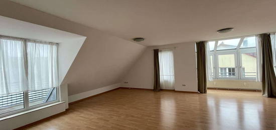 Helle 4 Zimmer Maisonette Wohnung in F-Niederursel