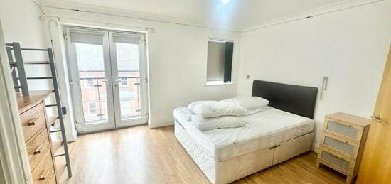 4 bedroom flat share