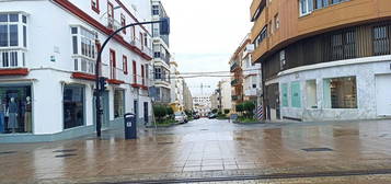 Alquiler de Piso en calle Héroes del Baleares, 15