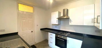 1 bedroom maisonette