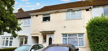 Detached house to rent in Coombes Road, St Albans AL2