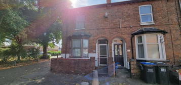 5 bedroom terraced house