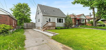 8 Carmen Ave, Belleville, ON K8P 3A5