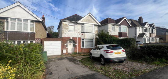 Flat to rent in Portsmouth Road, Southampton, Hampshire SO19