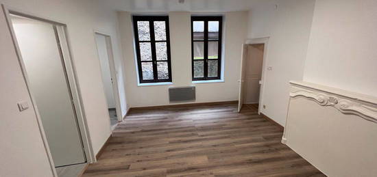 Appartement F2 45m² 1er étage sur Cour, rue des Allemands