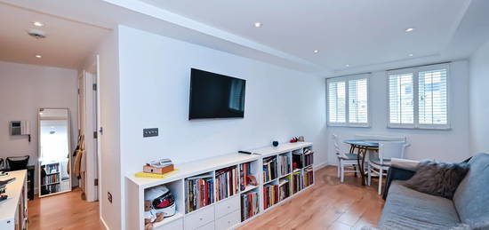 Flat for sale in Seymour Place, London W1H