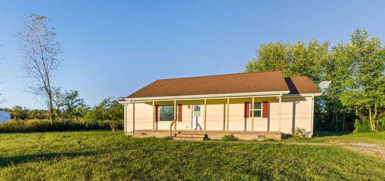 620 Smith Rd, Smithville, TN 37166