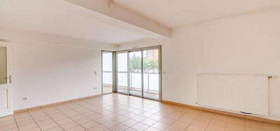 Appartement  à louer, 5 pièces, 3 chambres, 102 m²