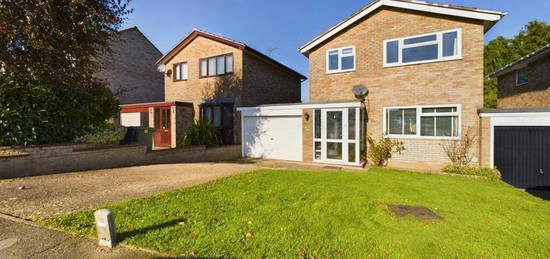 3 bedroom link detached house for sale