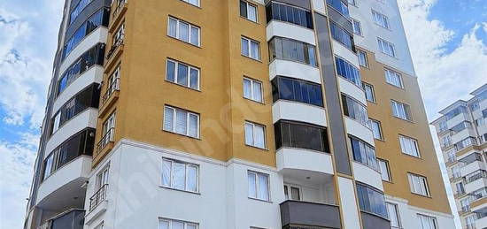 TOSYA YOLU BÜŞRA SİTESİNDE KİRALIK 3+1DAİRE