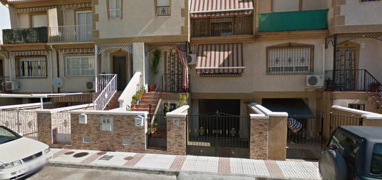 Casa adosada en venta en Del Parque, Chauchina