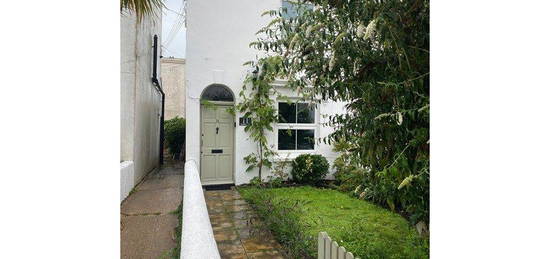 2 bed terraced house to rent