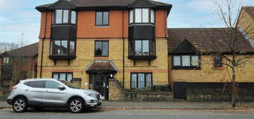 Flat for sale in Eleonora Terrace, Lind Road, Sutton SM1