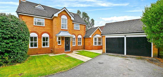 Detached house to rent in Anthian Close, Woodley, Reading, Berkshire RG5