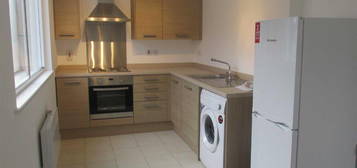 Flat to rent in Lombard Street West, West Bromwich B70