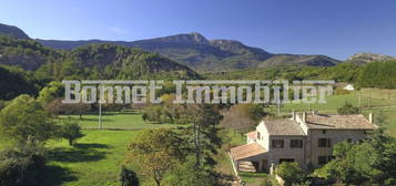 Splendide ferme en pierre à Condorcet