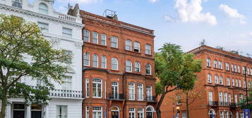 Flat for sale in Oakley Street, London SW3