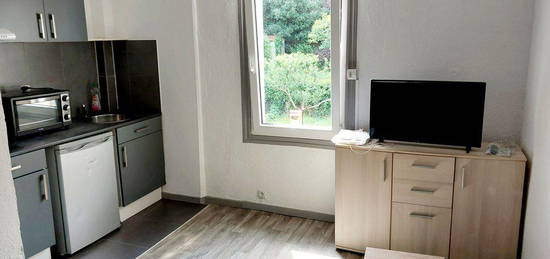 T2 meublé à l’année – 27m2 –– 465 euros (eau + électricité + wifi compris)