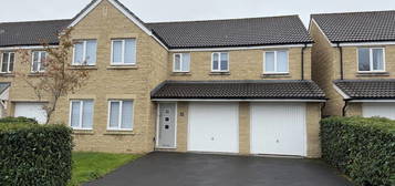 5 bedroom detached house