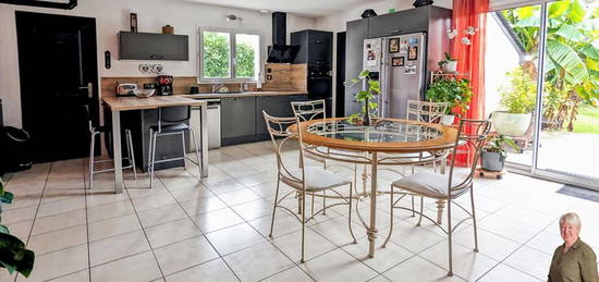 Maison 1 étage  à vendre, 6 pièces, 4 chambres, 128 m²