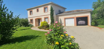 Belle maison T5 140 m2 habitables avec Piscine, Véranda et D