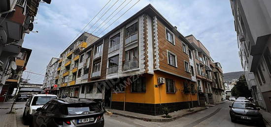 GEMLİK MERKEZİ KONUMDA 2+1, 120m2 FERAH KÖŞE DAİRE