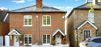 2 bed semi-detached house for sale