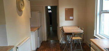 4 bed shared accommodation to rent