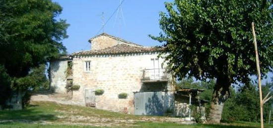 Casale/cascina in vendita a Penna San Giovanni