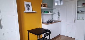 Studio meublé  à louer, 1 pièce, 14 m², Étage 6/–