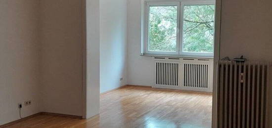 Krefeld-Cracau 2-Zimmer 78m² Altbau Wohnung Loggia