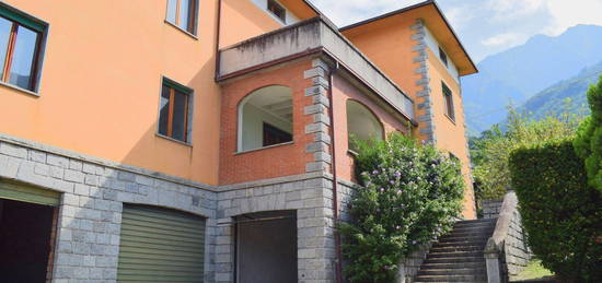 Casa indipendente in vendita in via Calonga, 2