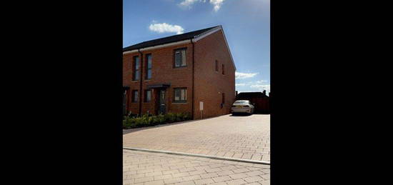 2 bed semi-detached house to rent