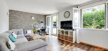 VILLIERS S/M *CENTRE VILLE - APPARTEMENT 4 PIECES DE 75M² AVEC 50M² D'EXTERIEUR ET UN BOX EN SOUS SOL